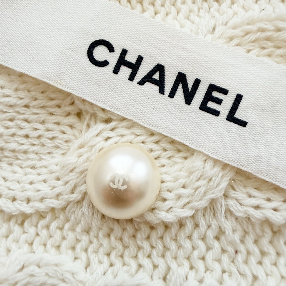 Authentic Chanel Faux Pearl Button | CC Logo | Vintage 2010 Era | Single